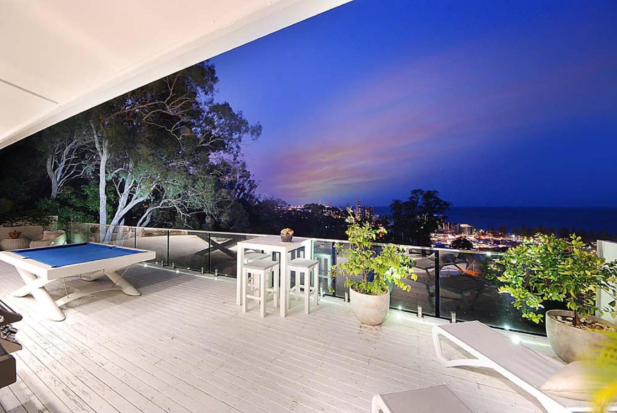 Stunning Beachfront 3-bed Haven By Natural Reserve Holiday home Gold Coast